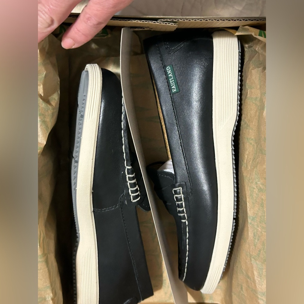 Eastland Black Leather Shoes - Picture 8 of 8